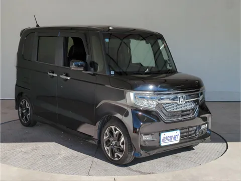 Honda N-BOX Custom