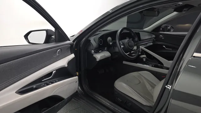 Hyundai Elantra (Avante)