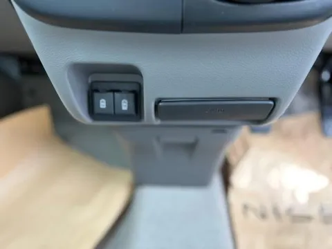 Nissan Clipper Van