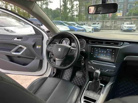 Peugeot 408