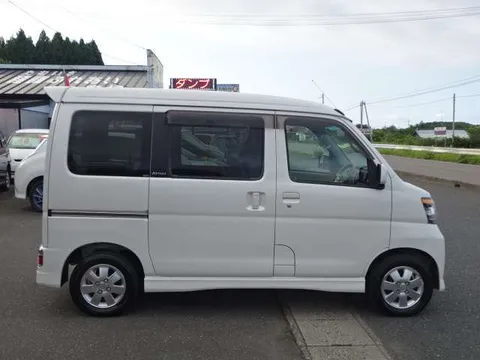 Daihatsu Atrai Wagon