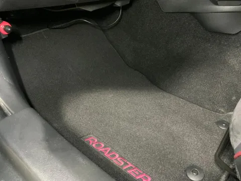 Mazda MX-5 (Roadster)