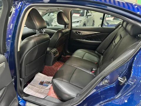 Infiniti Q50L