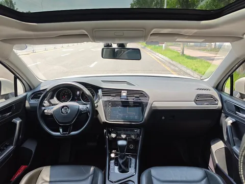 Volkswagen Tiguan L