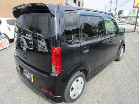Nissan Otti