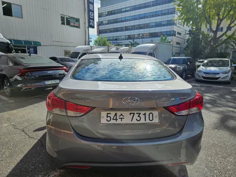 Hyundai Elantra (Avante)