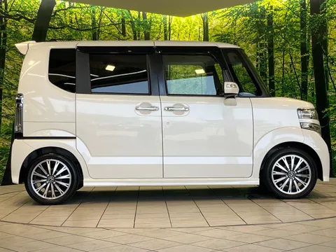 Honda N-BOX Custom