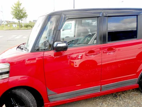 Honda N-BOX Custom