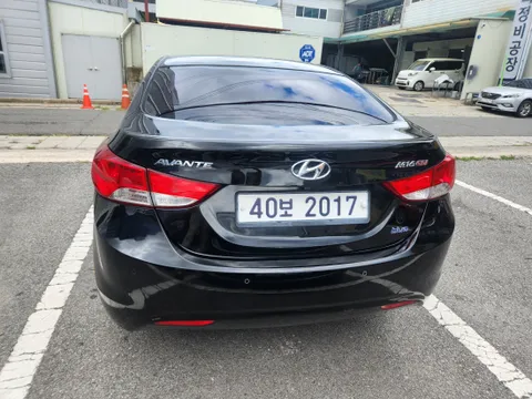 Hyundai Elantra (Avante)