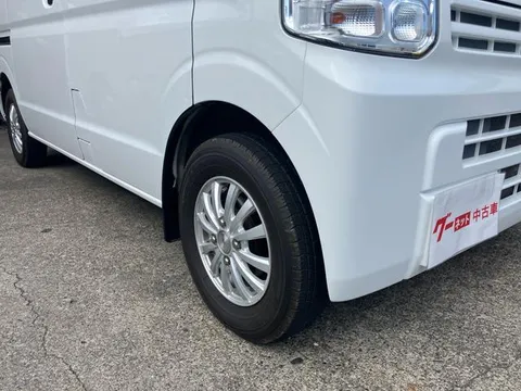 Mitsubishi Minicab Van