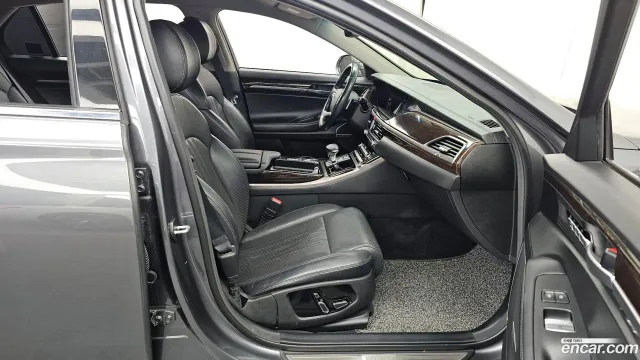 Genesis G90 (EQ900)