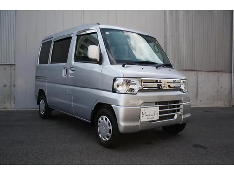 Mitsubishi Minicab Van