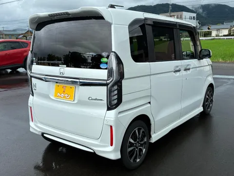 Honda N-BOX Custom
