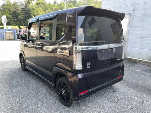 Honda N-BOX Custom