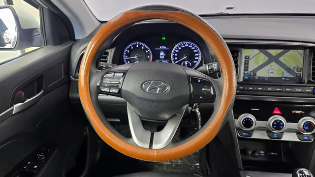 Hyundai Elantra (Avante)