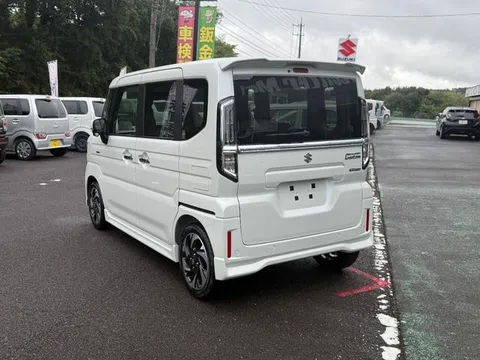 Suzuki Spacia Custom