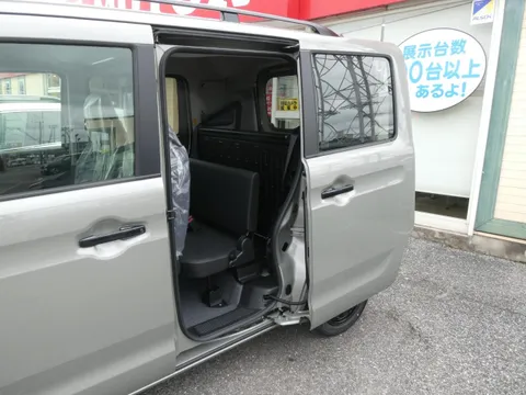 Suzuki Spacia Base
