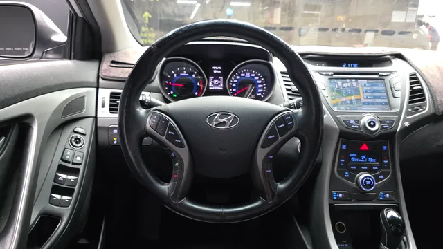 Hyundai Elantra (Avante)