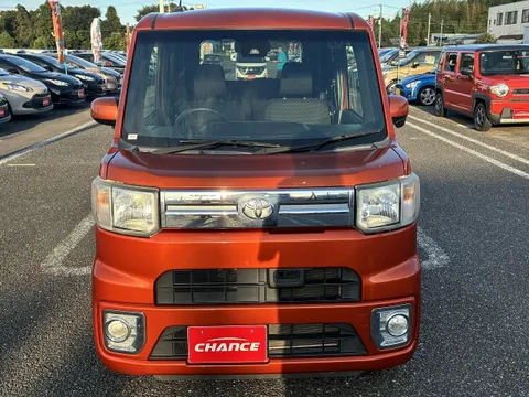 Toyota Pixis Mega