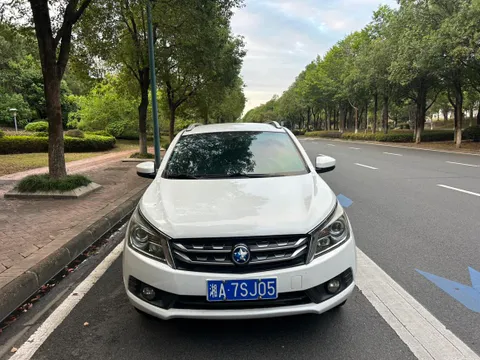Venucia T70