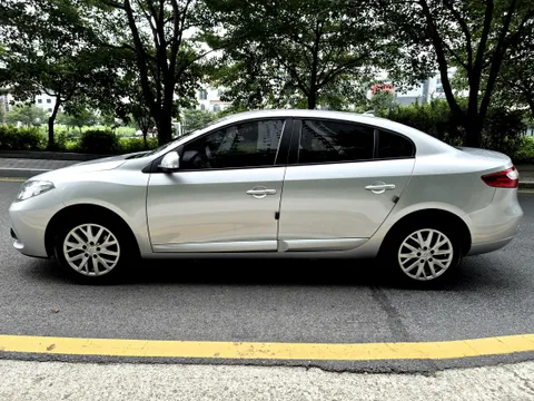 Renault SM3