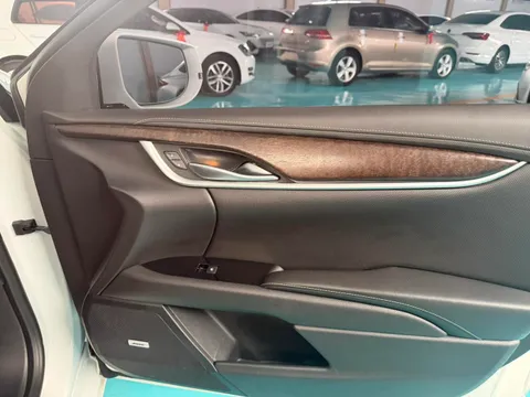Cadillac XTS