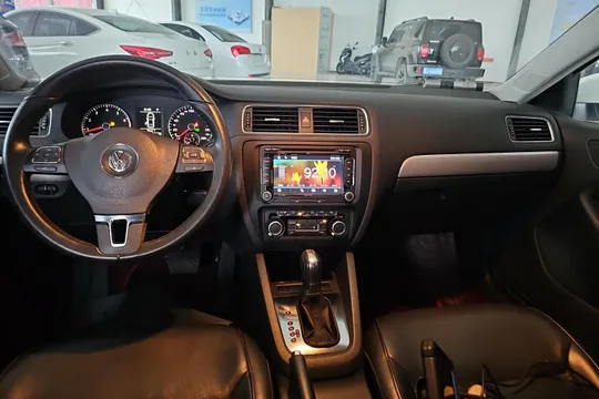 Volkswagen Sagitar