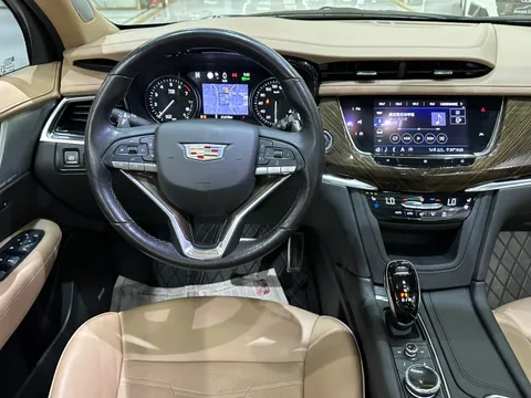 Cadillac XT6