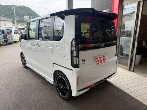 Honda N-BOX Custom