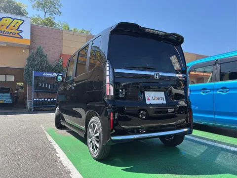 Honda N-BOX Custom