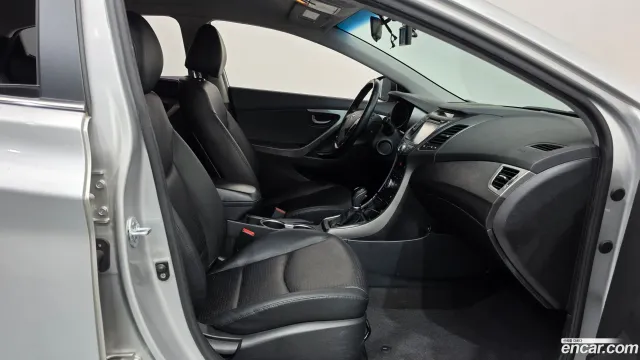 Hyundai Elantra (Avante)