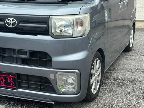 Toyota Pixis Mega