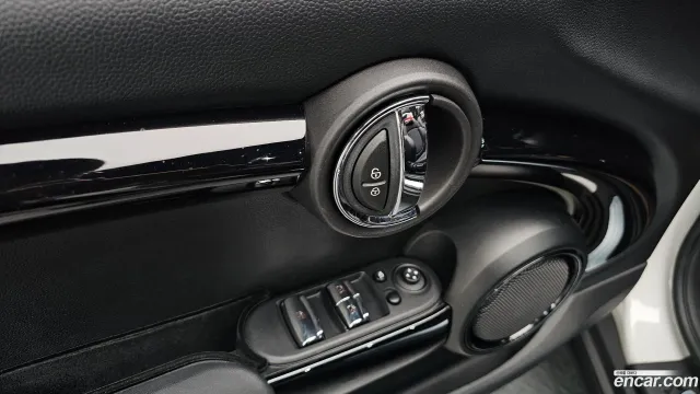 MINI Cooper Convertible