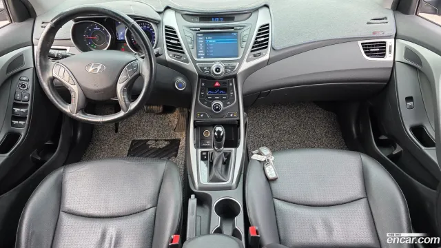 Hyundai Elantra (Avante)