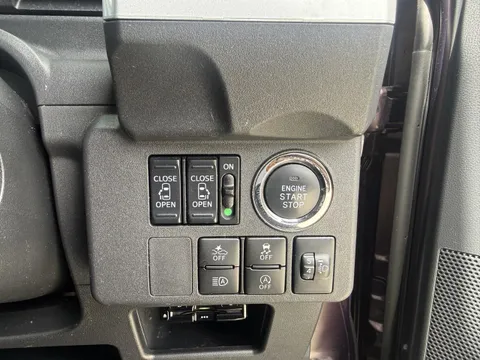 Toyota Pixis Mega