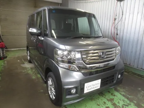 Honda N-BOX Custom