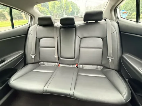 Kia K4