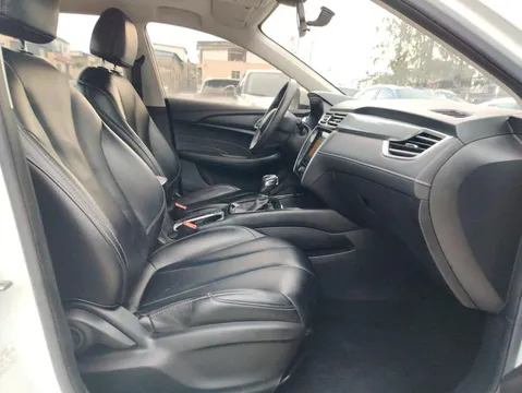 Roewe i5