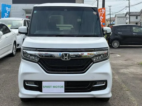 Honda N-BOX Custom