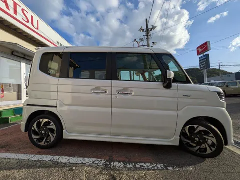 Suzuki Spacia