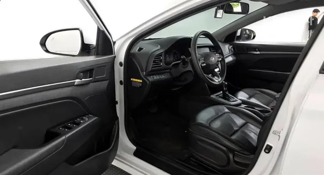 Hyundai Elantra (Avante)