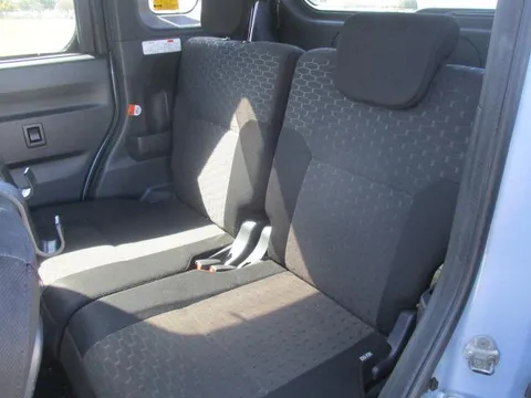 Toyota Pixis Mega