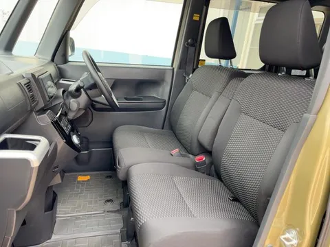 Toyota Pixis Mega
