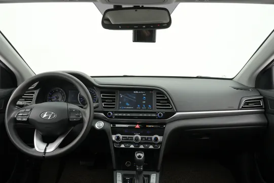 Hyundai Elantra (Avante)