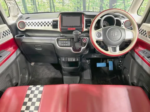 Honda N-BOX Slash