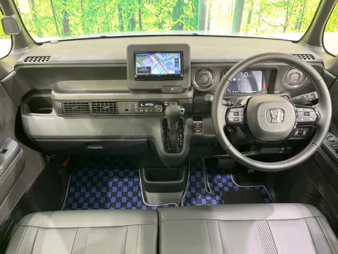 Honda N-BOX Custom