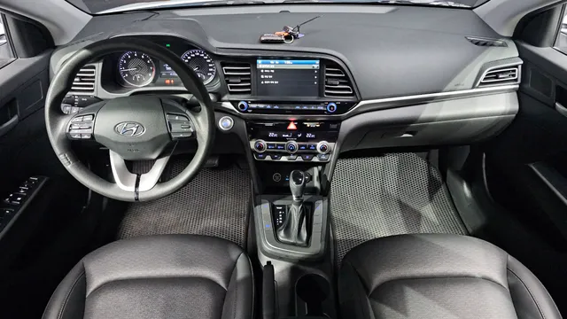 Hyundai Elantra (Avante)