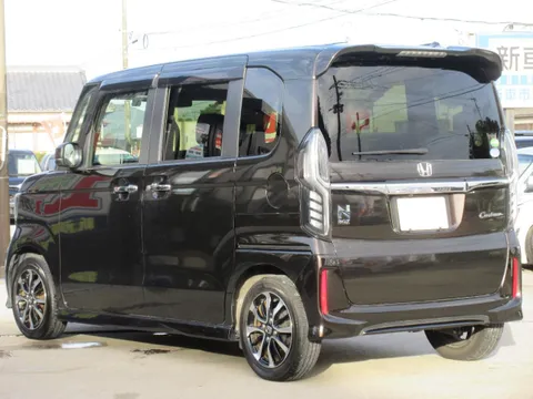 Honda N-BOX Custom