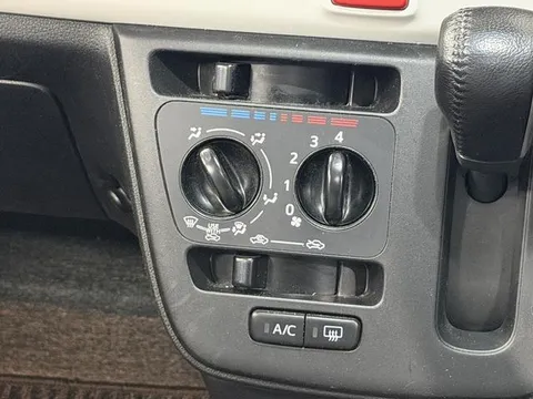 Daihatsu Mira Tocot