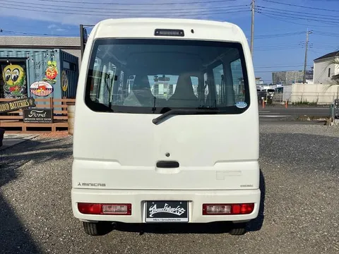 Mitsubishi Minicab Van